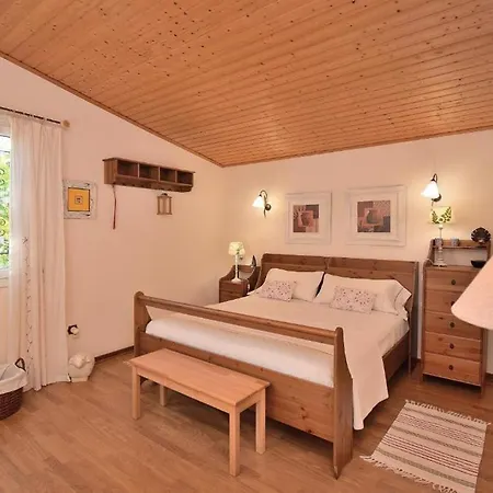 Villa Burguet, 099 *